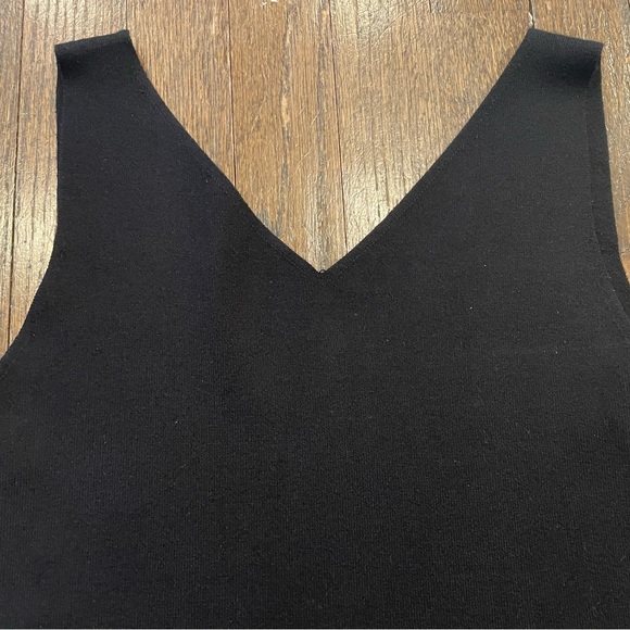 MM Lafleur Black V-Neck Knit Sleeveless Top Size Small Tank Top - Picture 6 of 6
